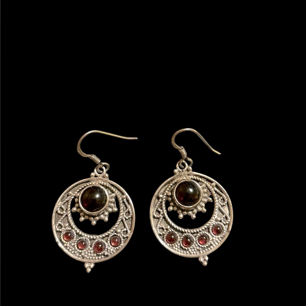 Vintage sterling 925 garnet stone round earrings